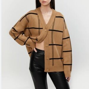 OAK + FORT Small Oversized Tan and Black Checkered Cardigan